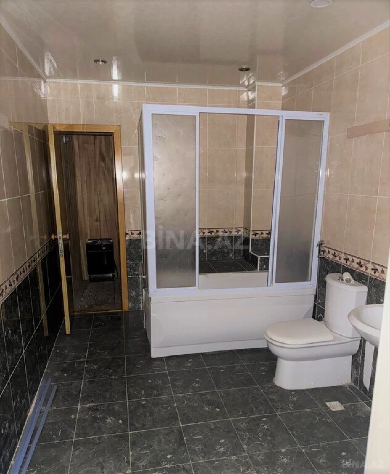 Satılır 8 otaqlı mənzil 464 m²