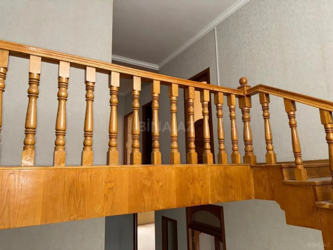 Satılır 8 otaqlı mənzil 464 m²