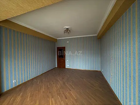 Satılır 8 otaqlı mənzil 464 m²