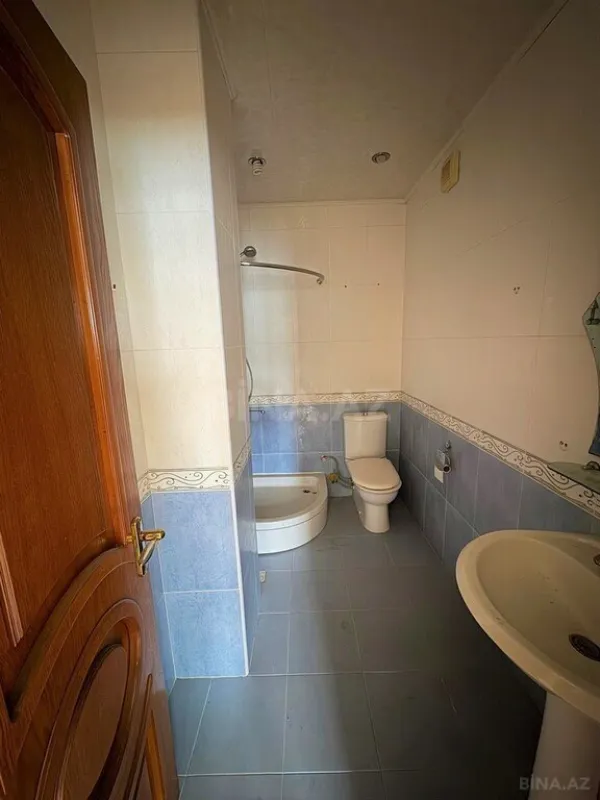 Satılır 8 otaqlı mənzil 464 m²