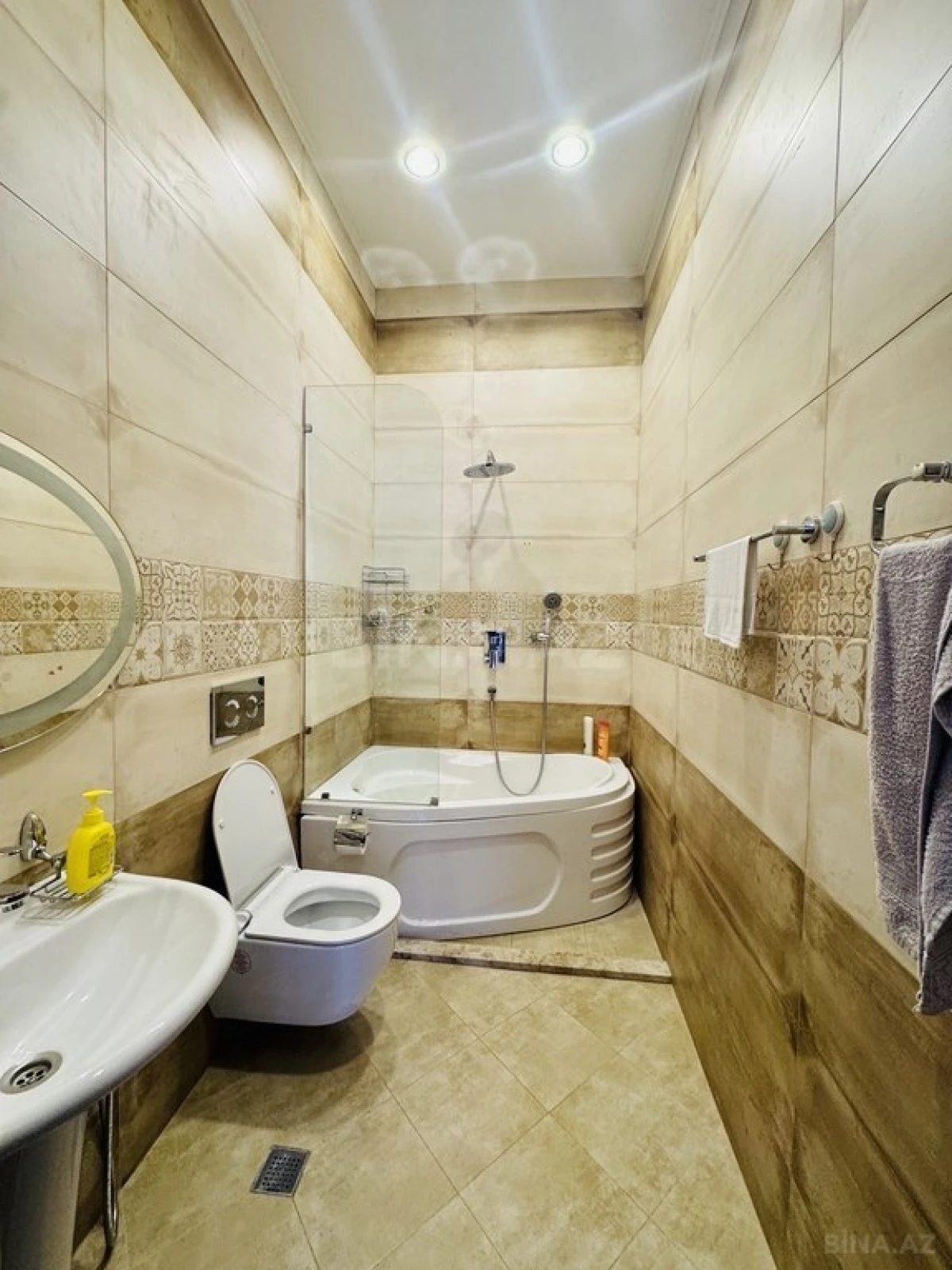 Satılır 9 otaqlı həyət evi 550 m²