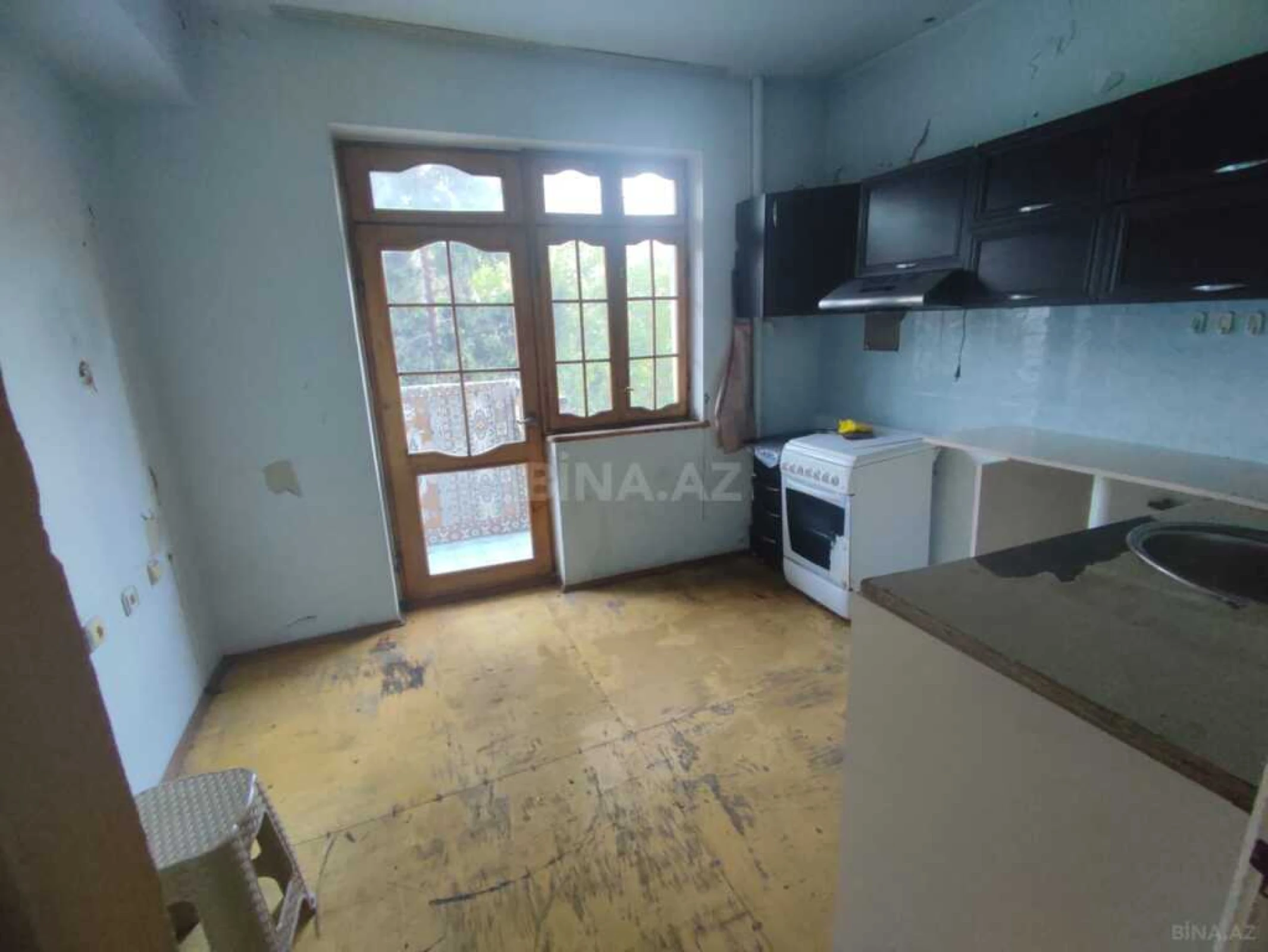 Satılır 4 otaqlı mənzil 100 m²