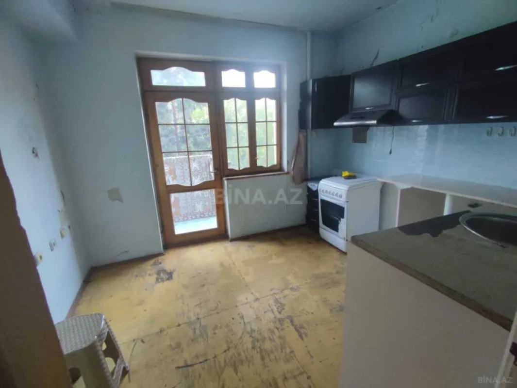 Satılır 4 otaqlı mənzil 100 m²