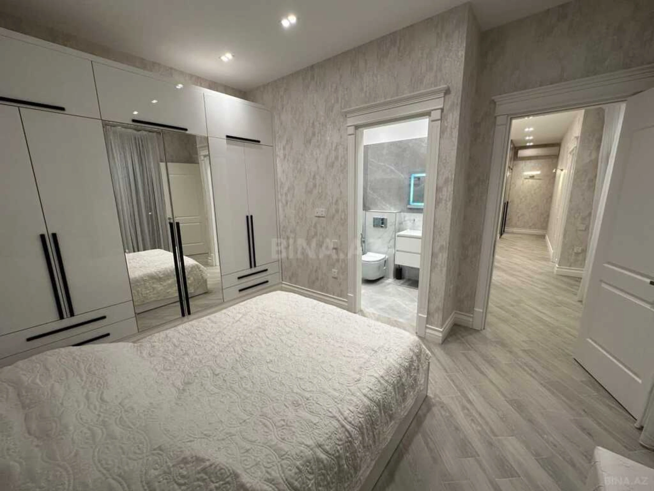 Satılır 6 otaqlı həyət evi 180 m²