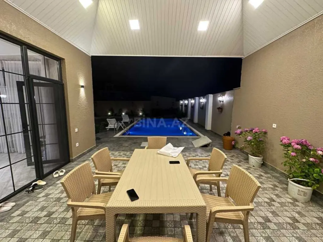 Satılır 6 otaqlı həyət evi 180 m²