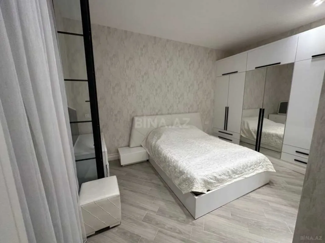 Satılır 6 otaqlı həyət evi 180 m²