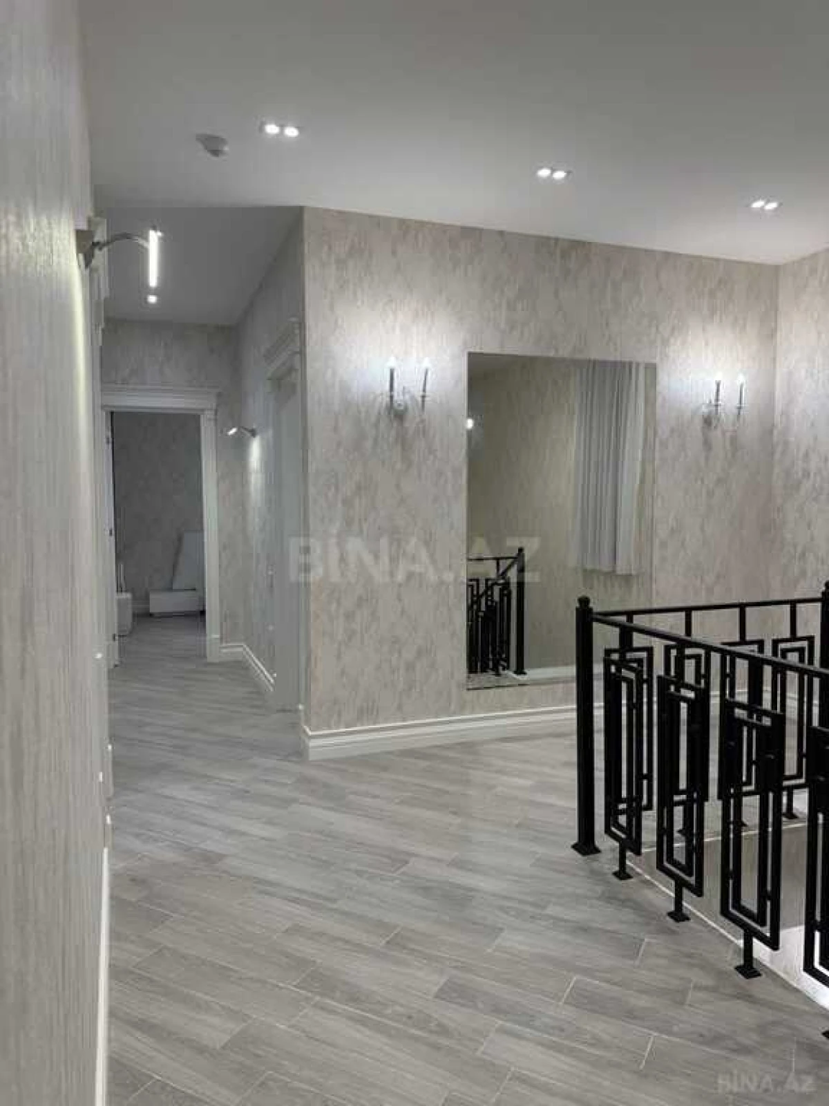 Satılır 6 otaqlı həyət evi 180 m²