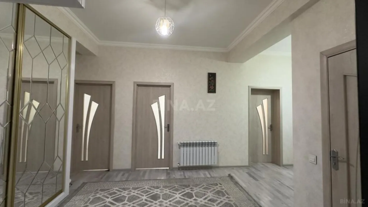 Satılır 3 otaqlı mənzil 130 m²