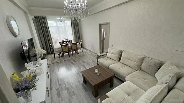 Satılır 3 otaqlı mənzil 130 m²