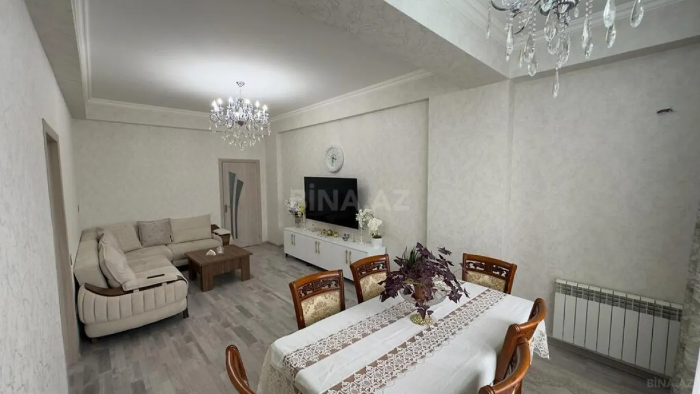 Satılır 3 otaqlı mənzil 130 m²