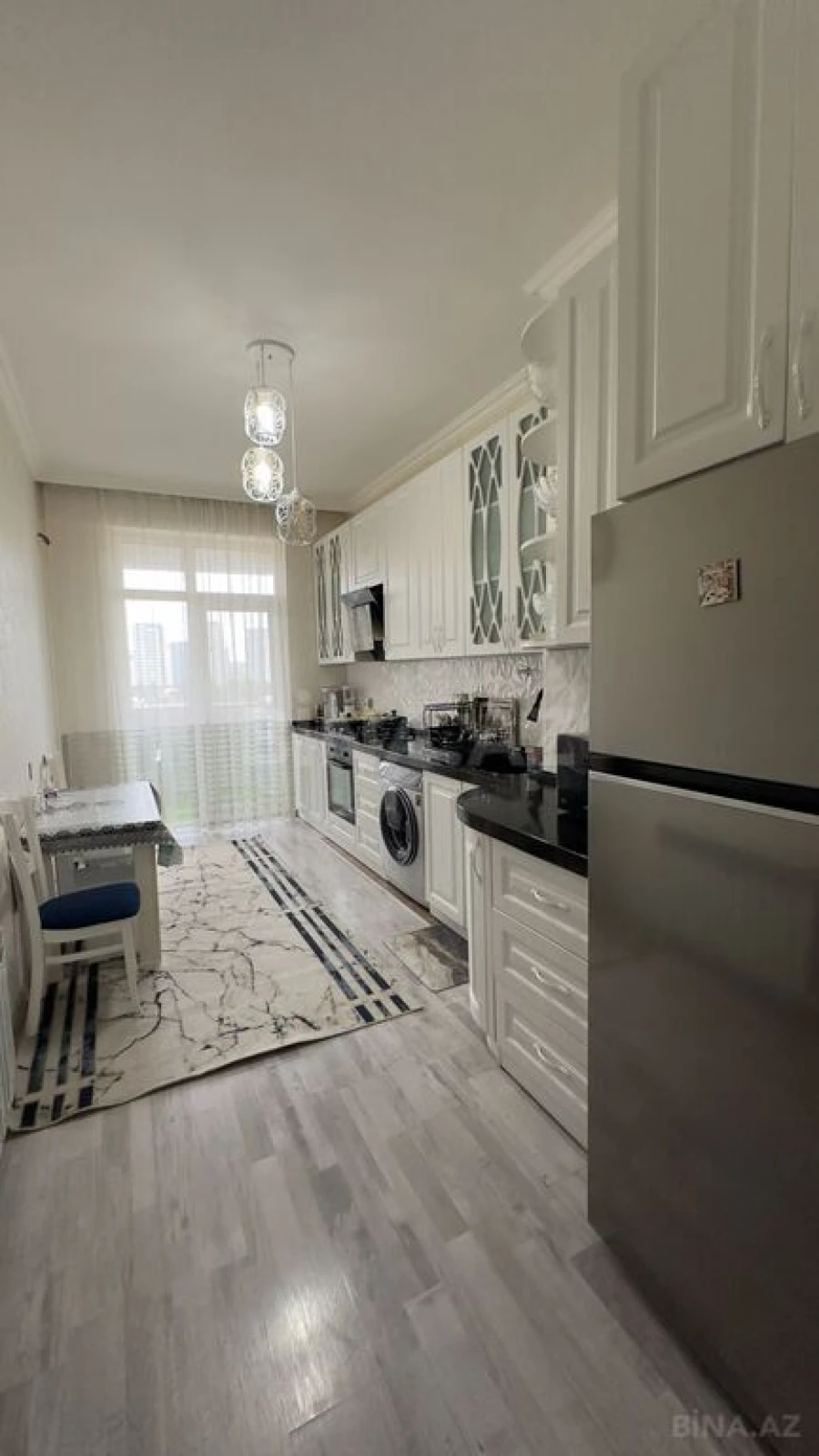 Satılır 3 otaqlı mənzil 130 m²