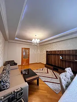 Kirayə verilir 3 otaqlı mənzil 136 m²