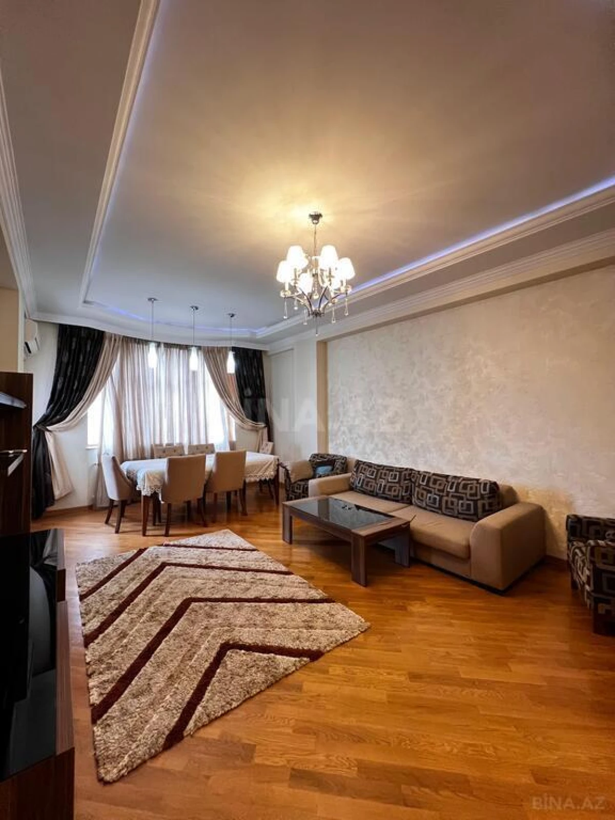 Kirayə verilir 3 otaqlı mənzil 136 m²