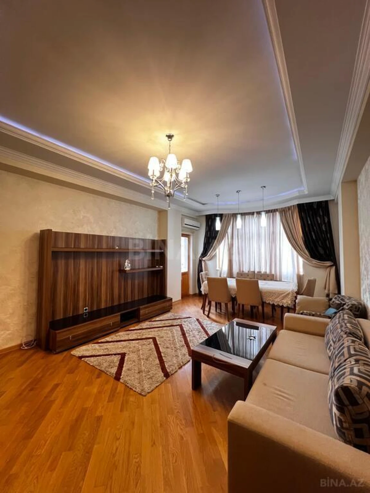 Kirayə verilir 3 otaqlı mənzil 136 m²