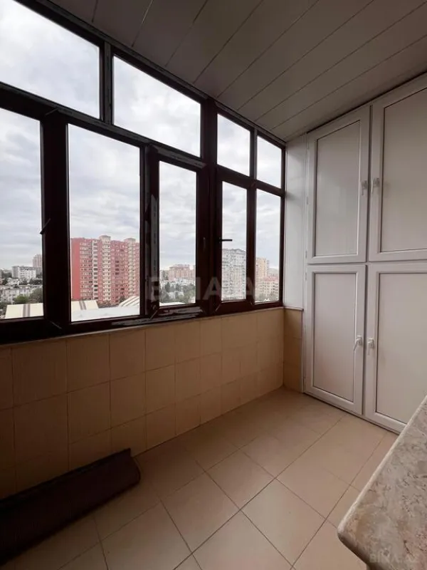 Kirayə verilir 3 otaqlı mənzil 136 m²