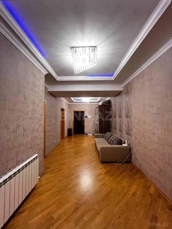 Kirayə verilir 3 otaqlı mənzil 136 m²