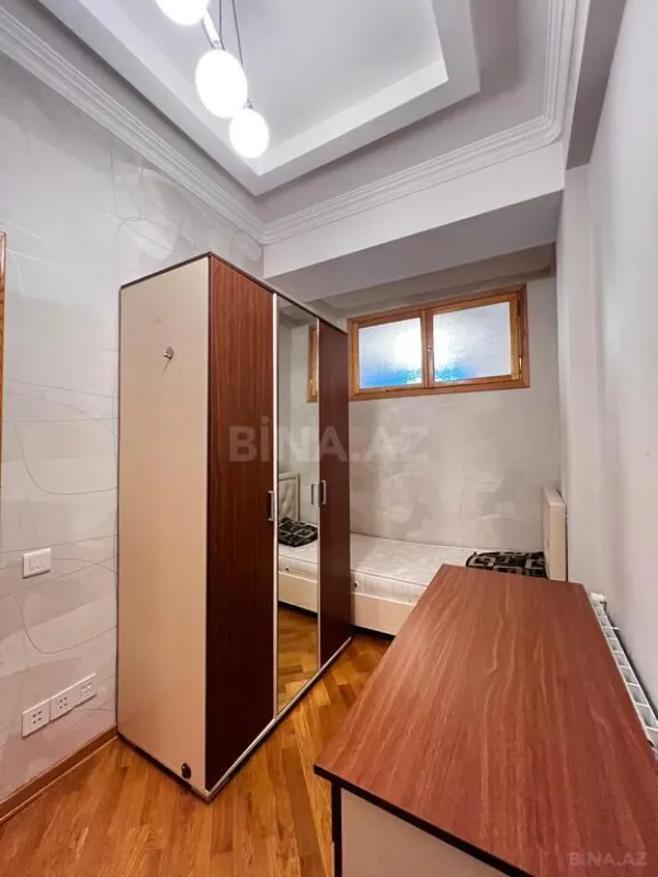 Kirayə verilir 3 otaqlı mənzil 136 m²