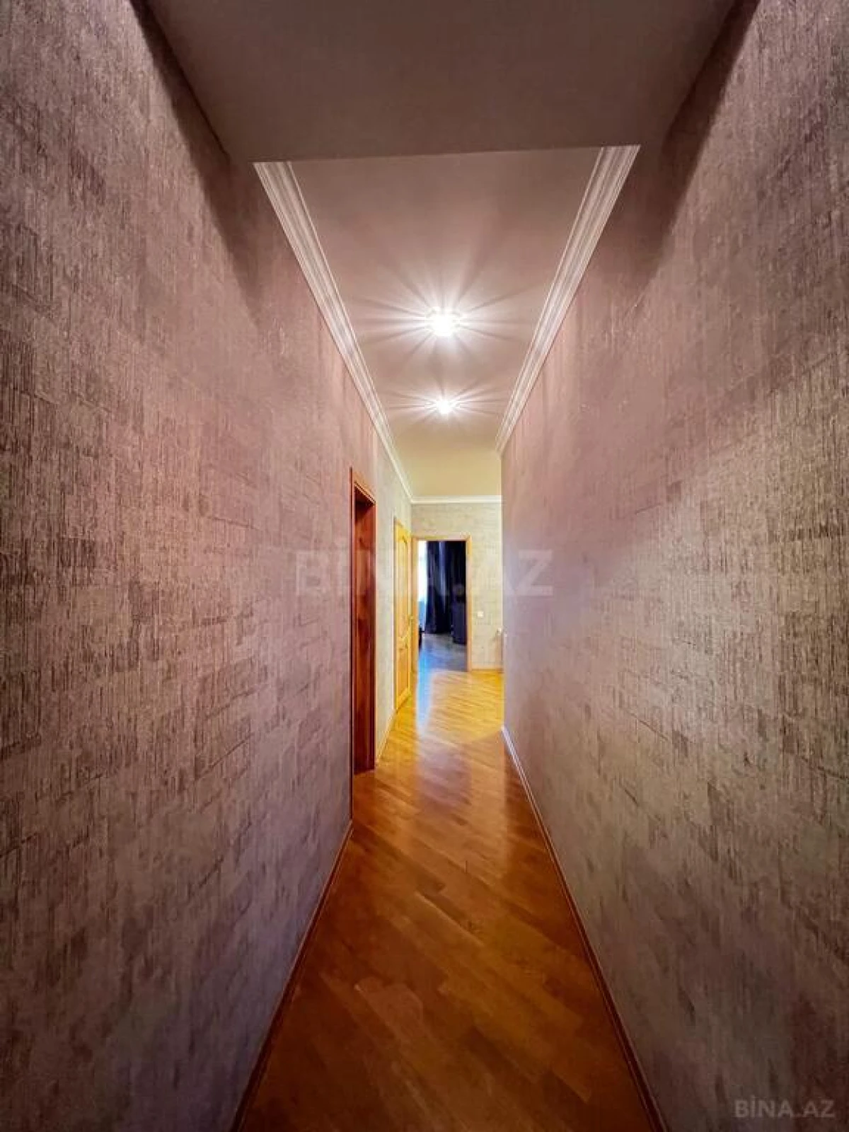 Kirayə verilir 3 otaqlı mənzil 136 m²