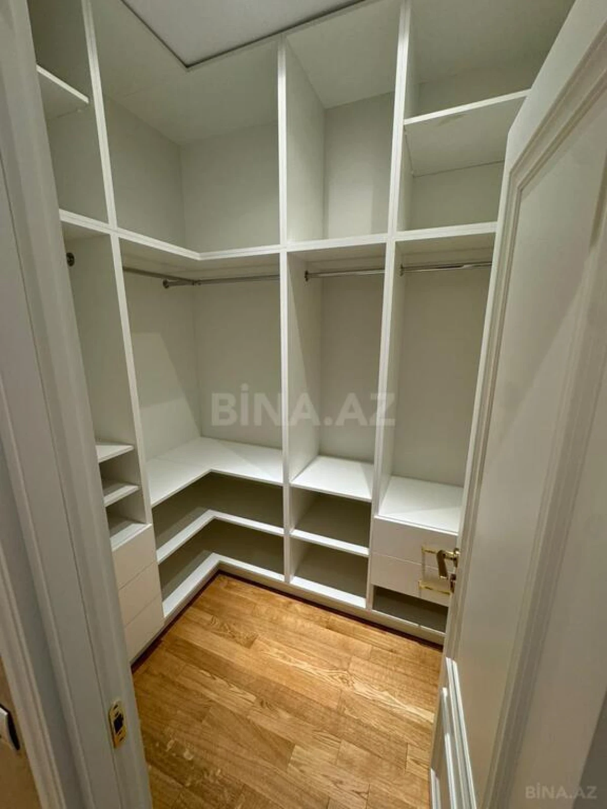 Kirayə verilir 3 otaqlı mənzil 115 m²