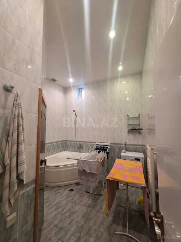 Satılır 5 otaqlı həyət evi 360 m²