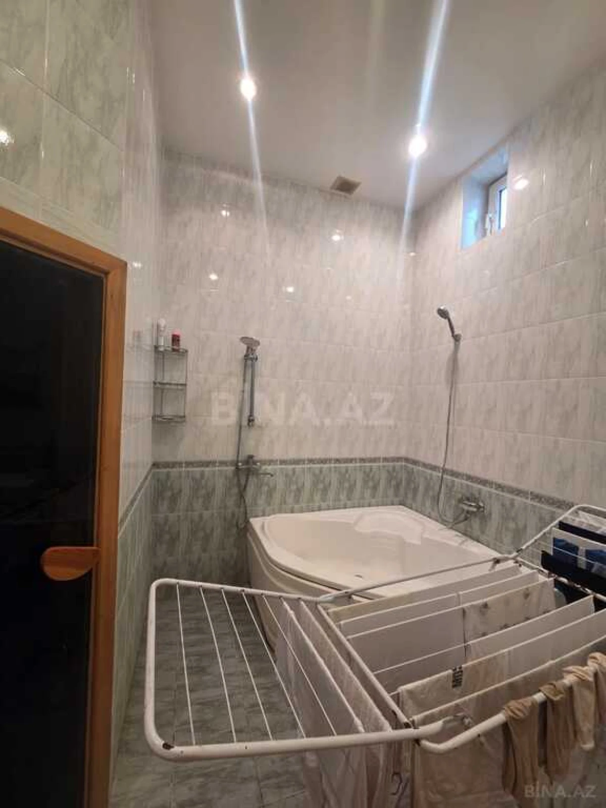 Satılır 5 otaqlı həyət evi 360 m²