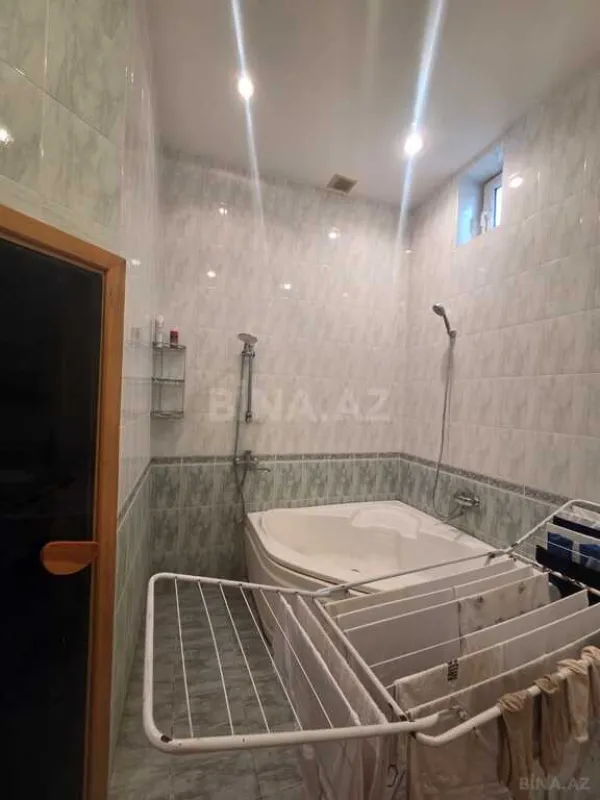 Satılır 5 otaqlı həyət evi 360 m²