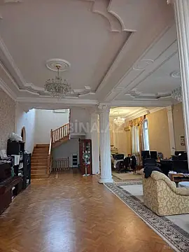 Satılır 5 otaqlı həyət evi 360 m²