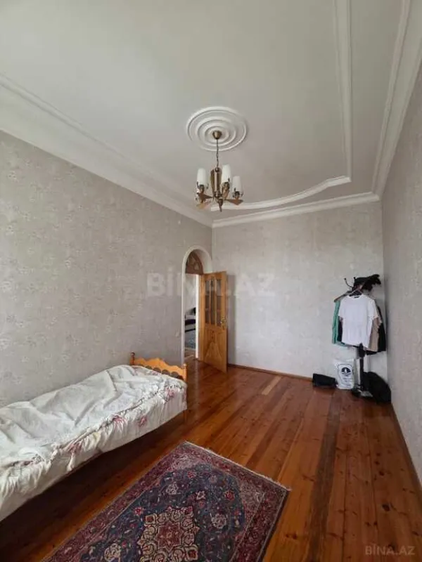 Satılır 5 otaqlı həyət evi 360 m²