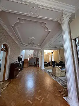 Satılır 5 otaqlı həyət evi 360 m²