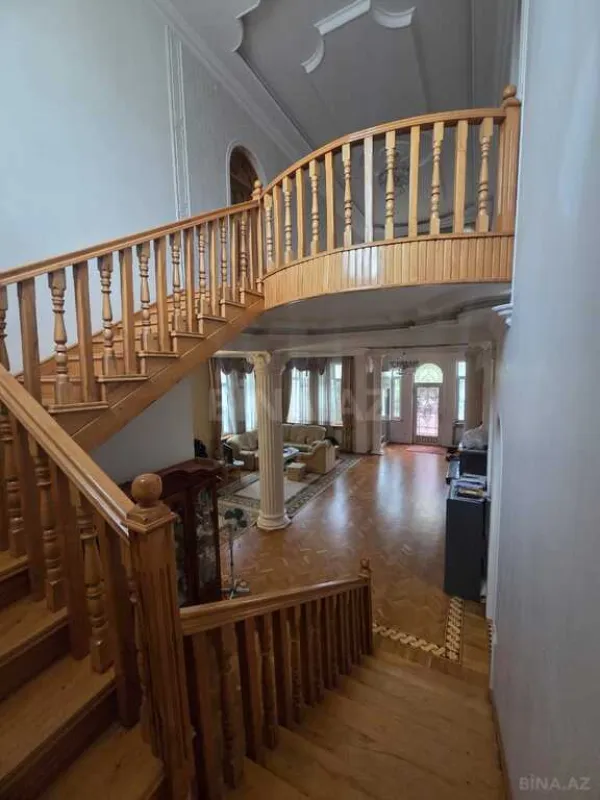 Satılır 5 otaqlı həyət evi 360 m²