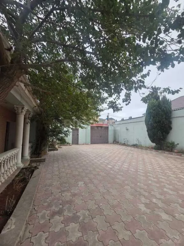 Satılır 5 otaqlı həyət evi 360 m²