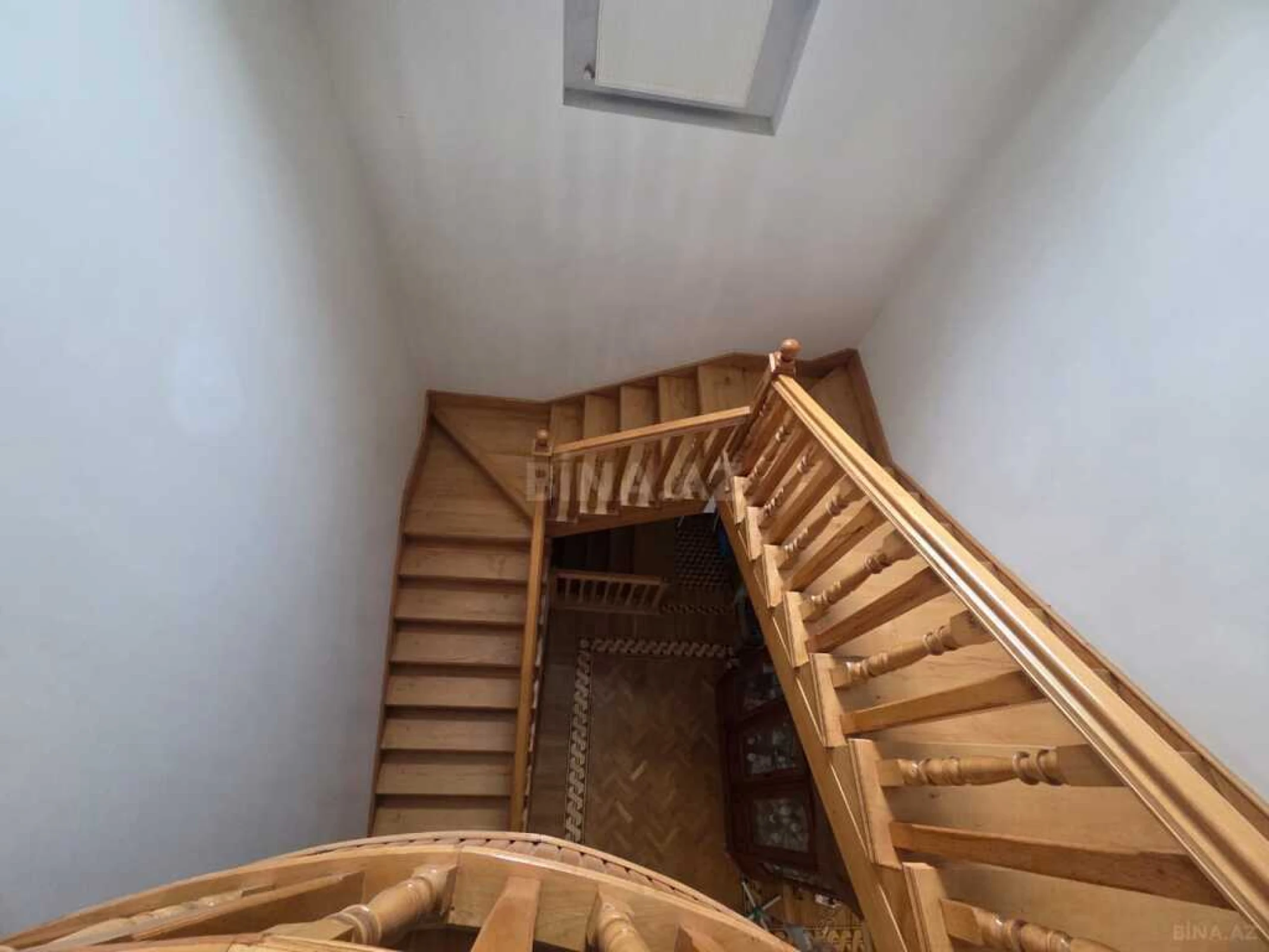 Satılır 5 otaqlı həyət evi 360 m²