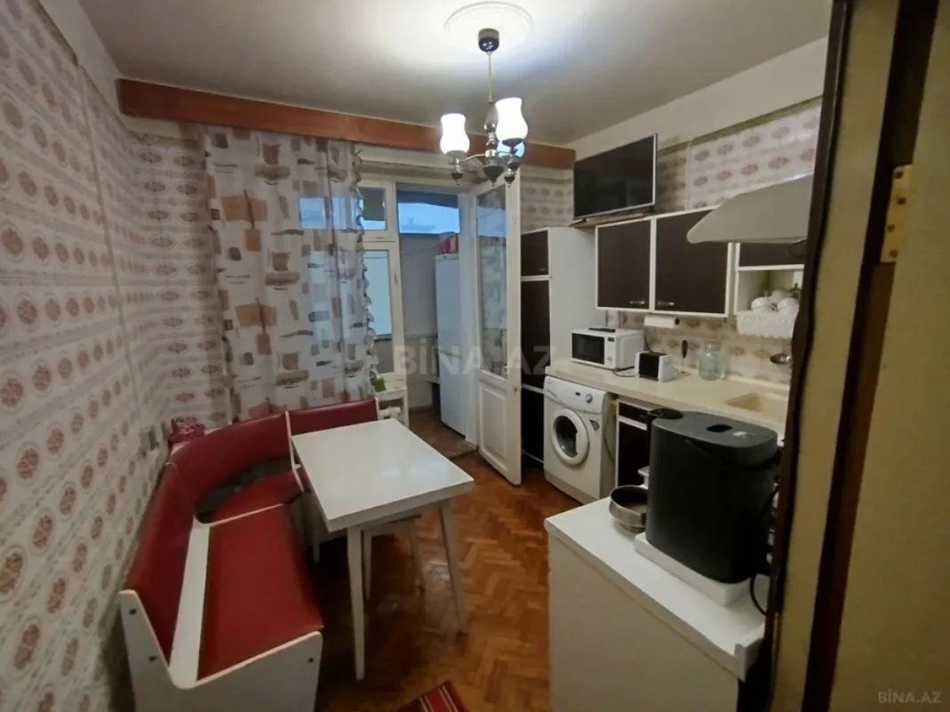 Satılır 4 otaqlı mənzil 105 m²