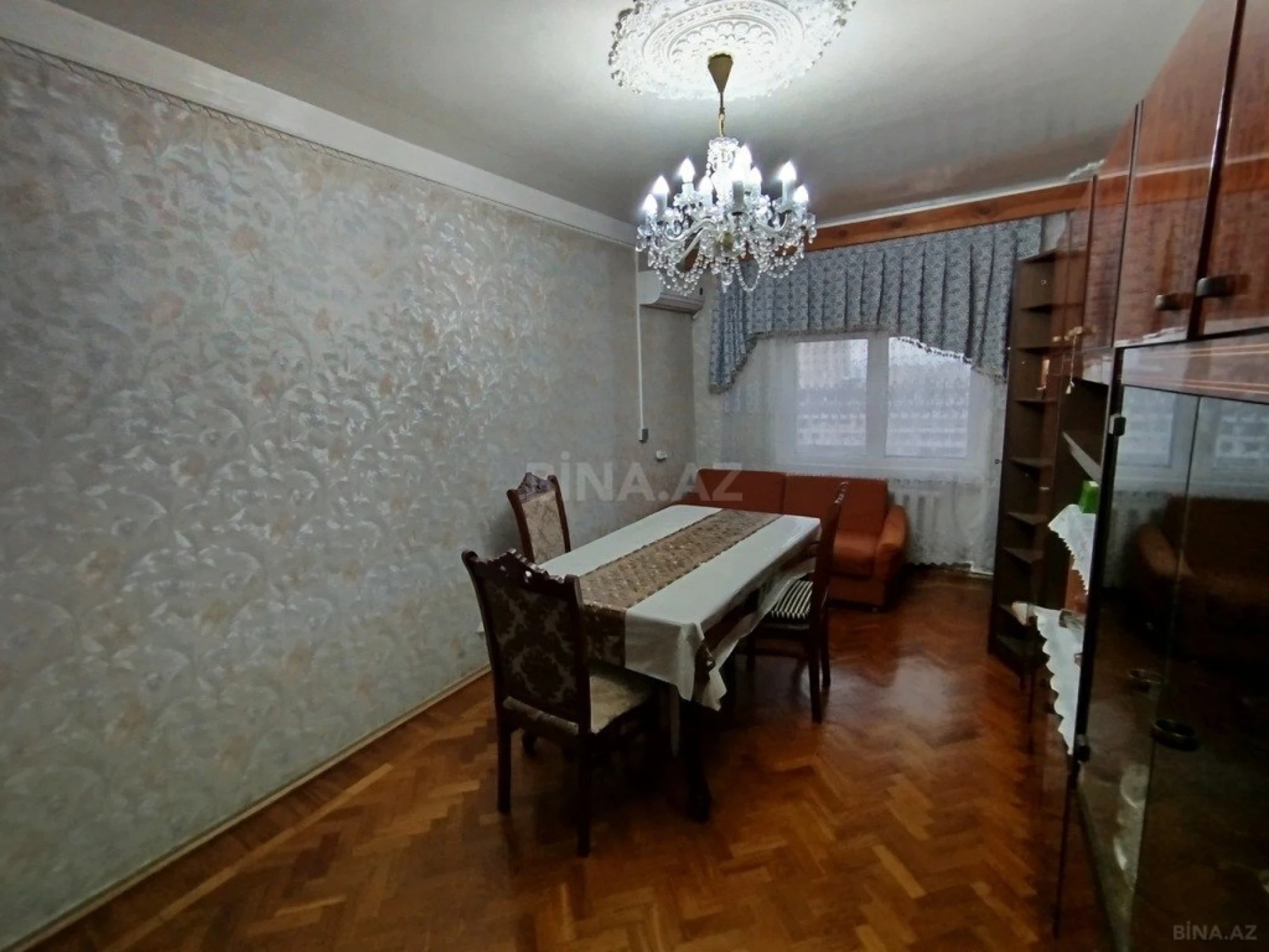 Satılır 4 otaqlı mənzil 105 m²