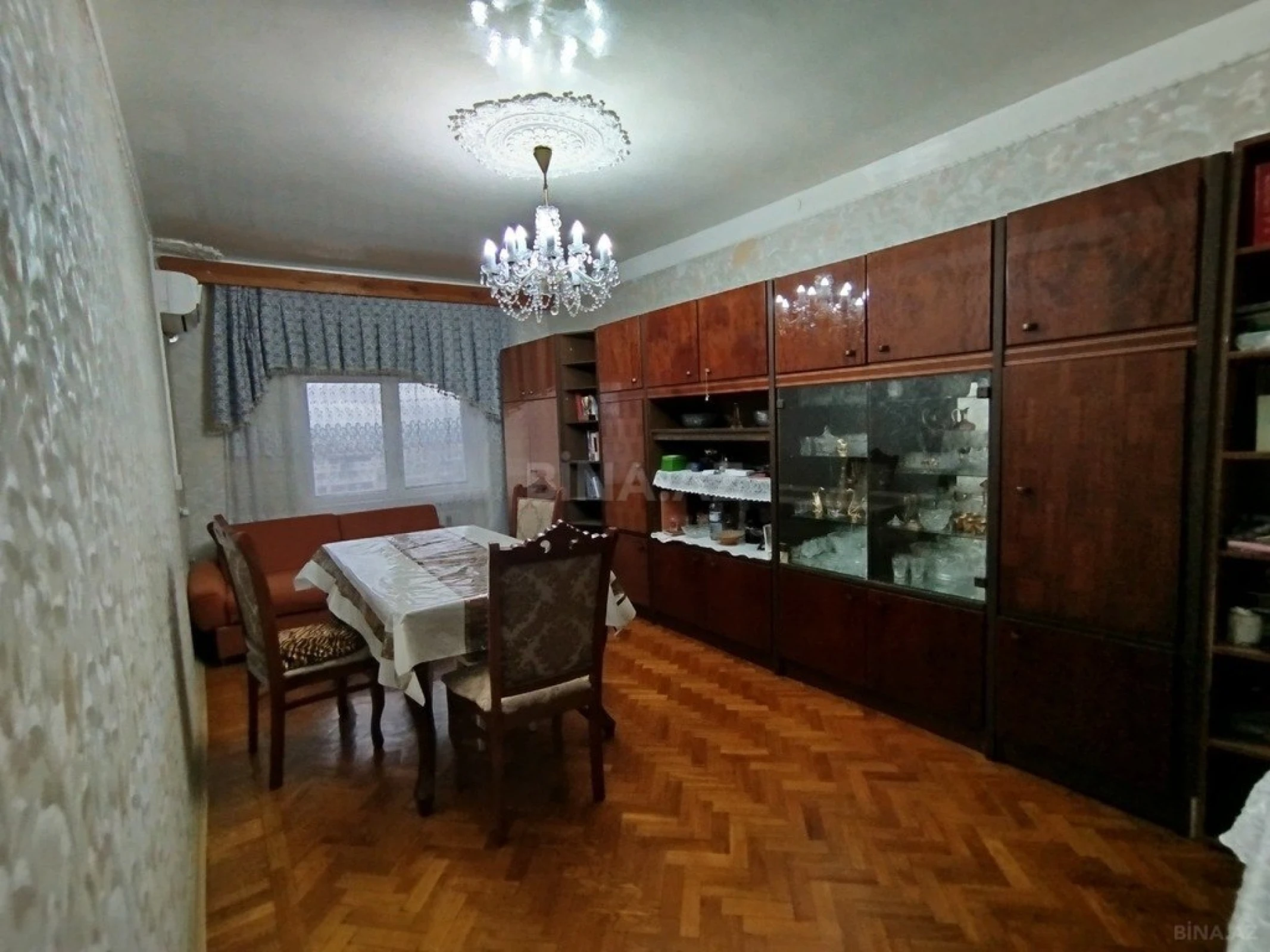 Satılır 4 otaqlı mənzil 105 m²