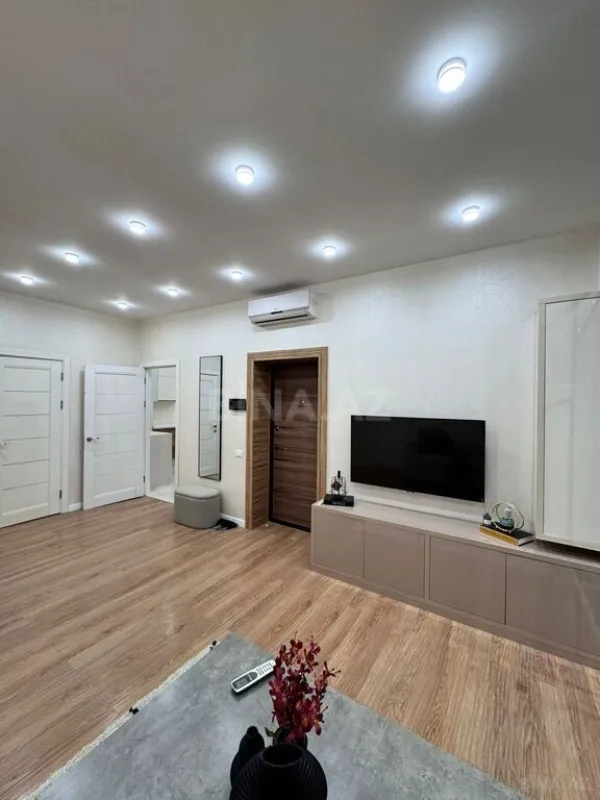 Satılır 3 otaqlı mənzil 91 m²