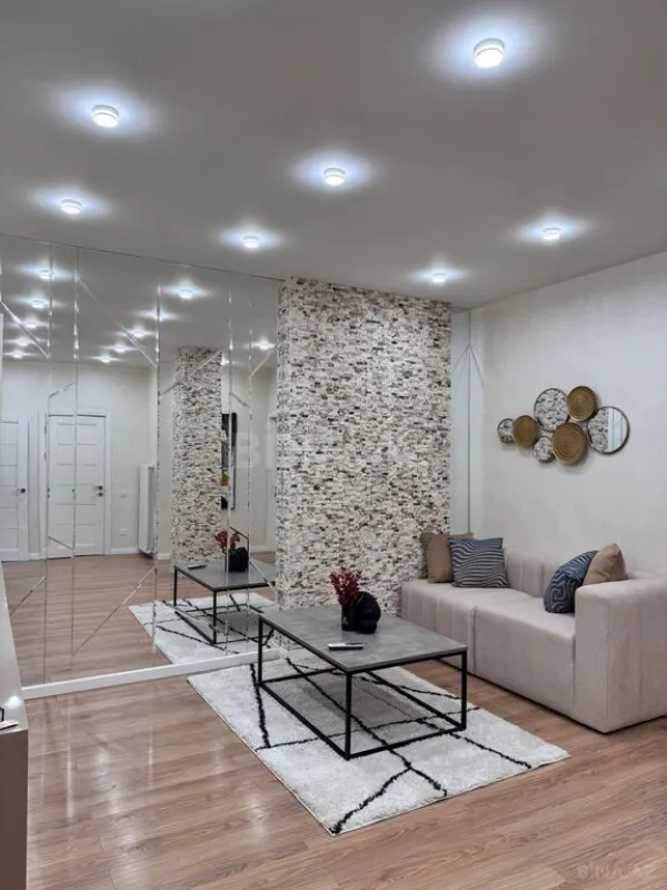 Satılır 3 otaqlı mənzil 91 m²
