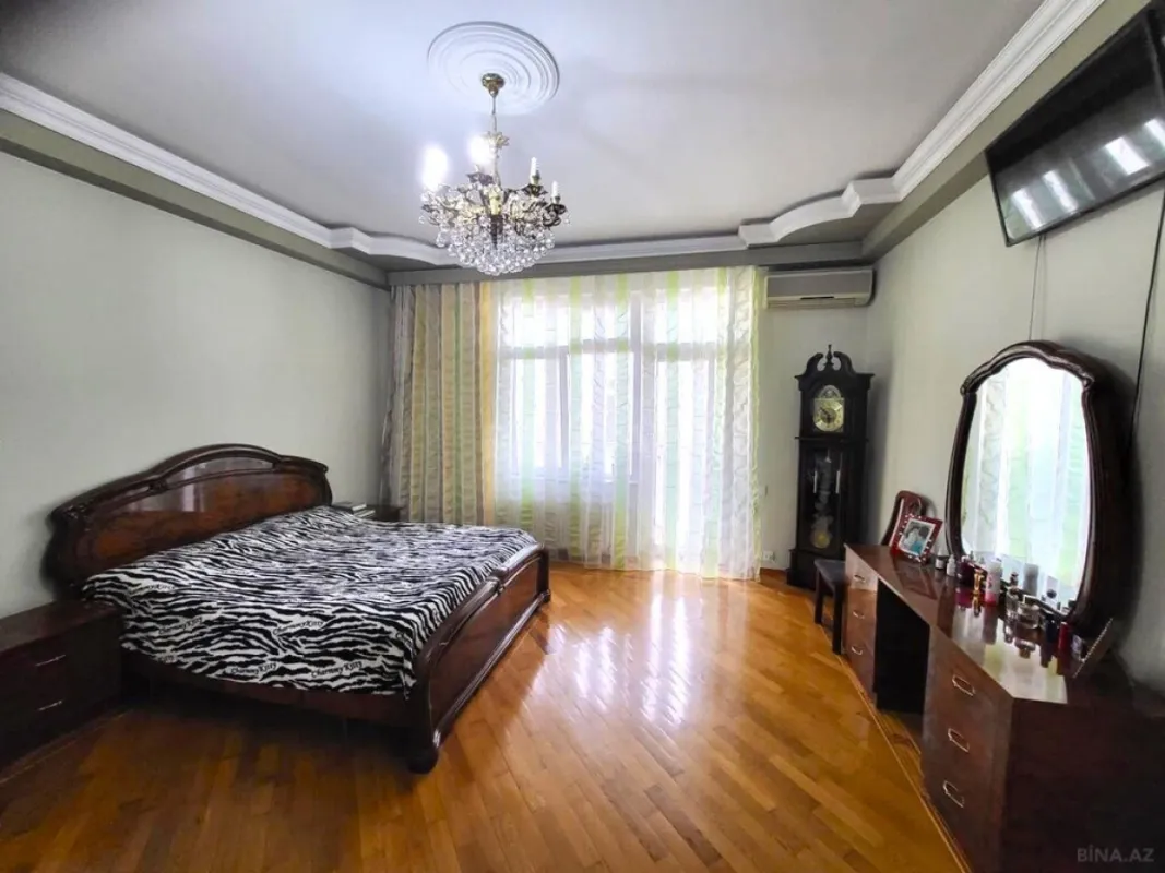 Satılır 3 otaqlı mənzil 115 m²