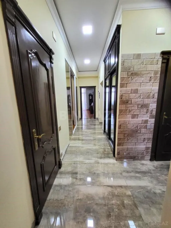 Satılır 3 otaqlı mənzil 115 m²