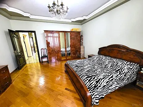 Satılır 3 otaqlı mənzil 115 m²
