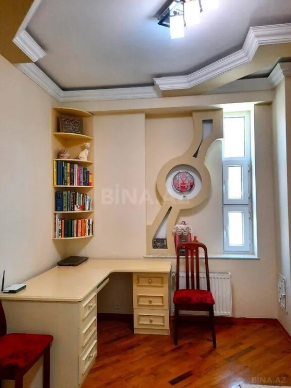 Satılır 3 otaqlı mənzil 115 m²