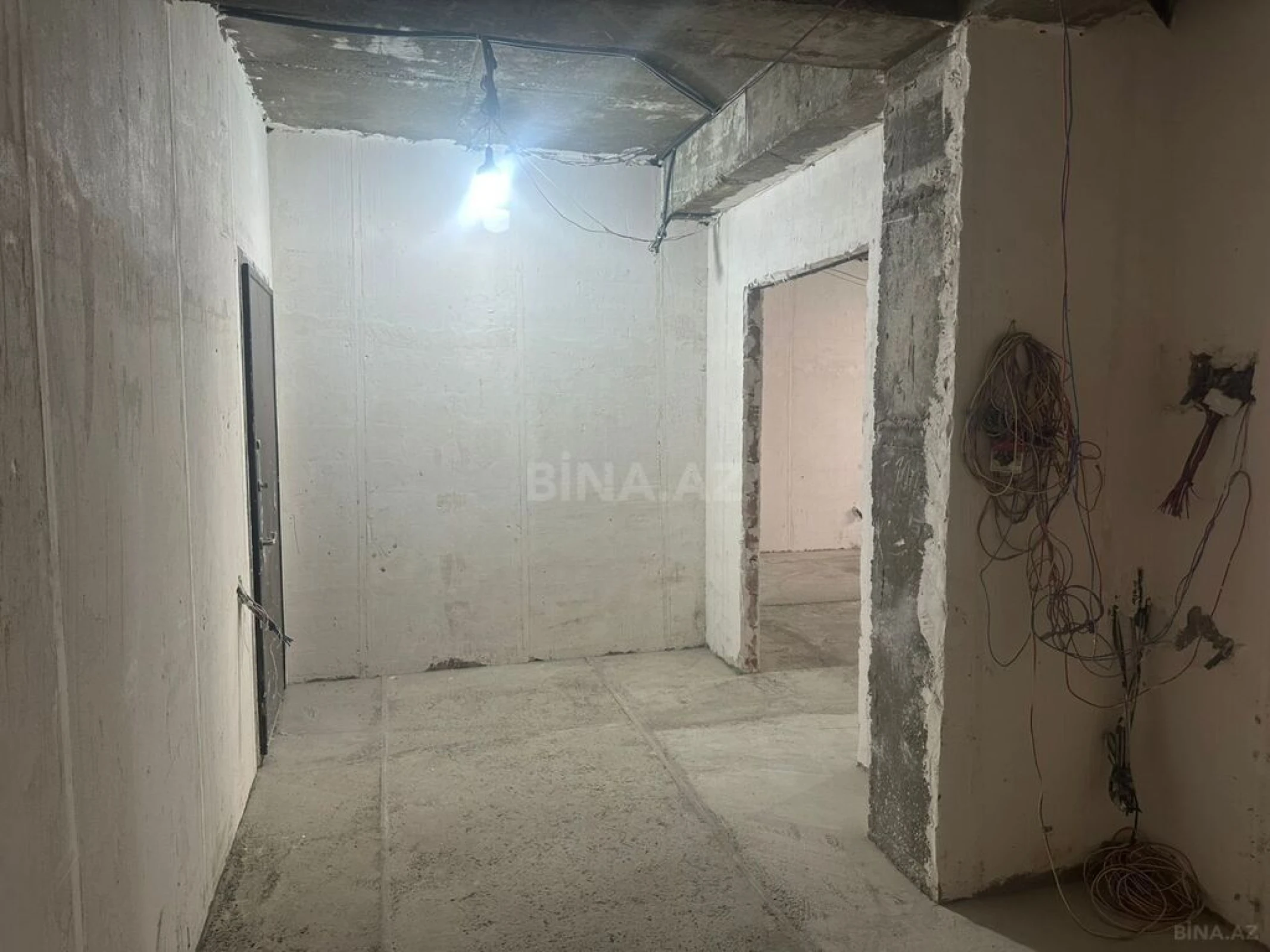 Satılır 3 otaqlı mənzil 124 m²