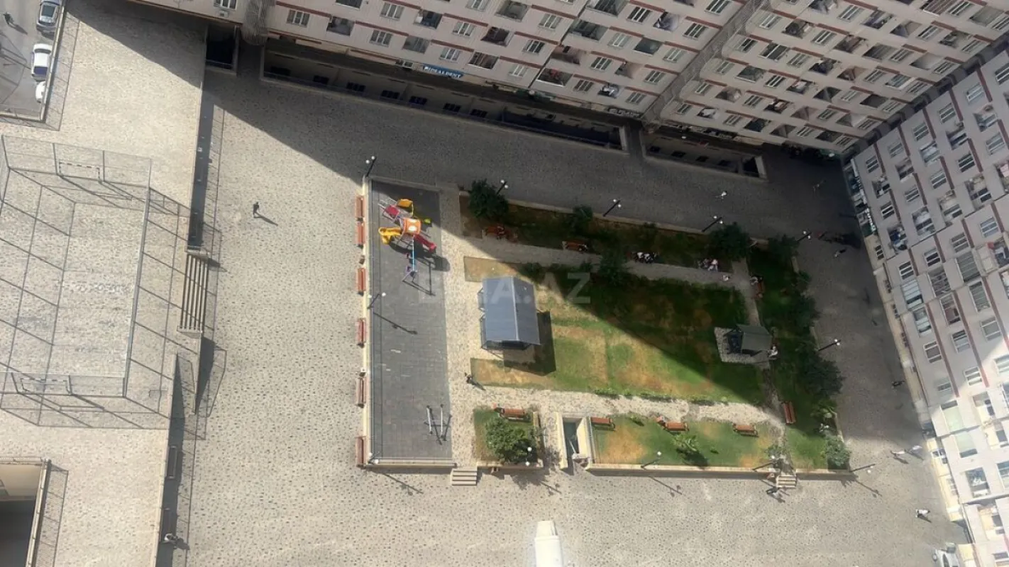 Satılır 3 otaqlı mənzil 124 m²