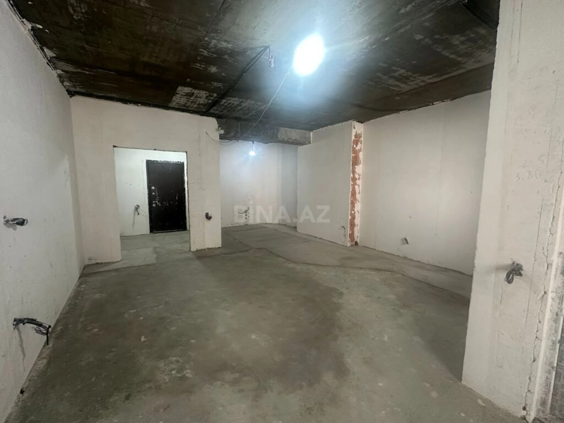 Satılır 3 otaqlı mənzil 124 m²