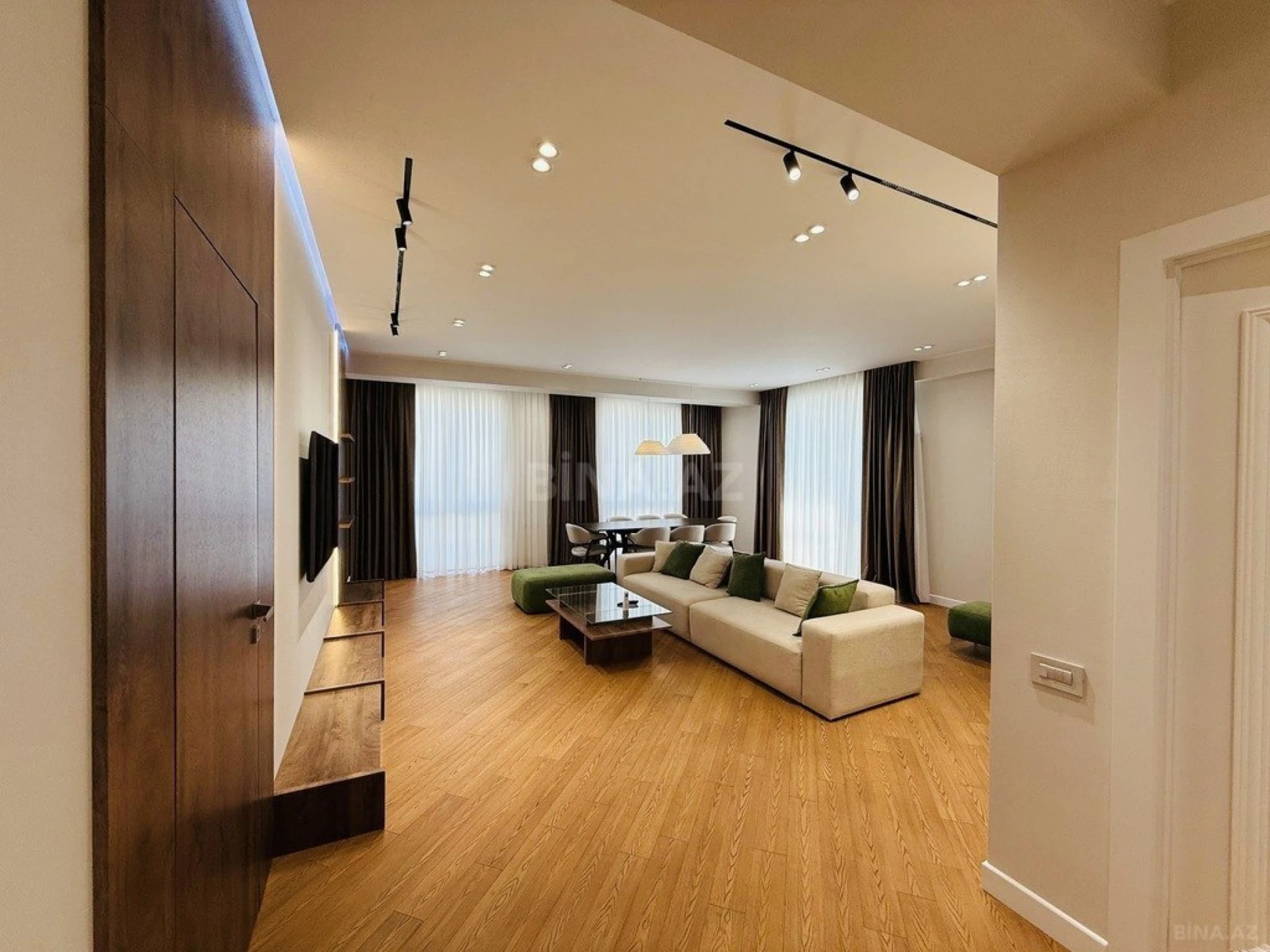 Kirayə verilir 3 otaqlı mənzil 140 m²