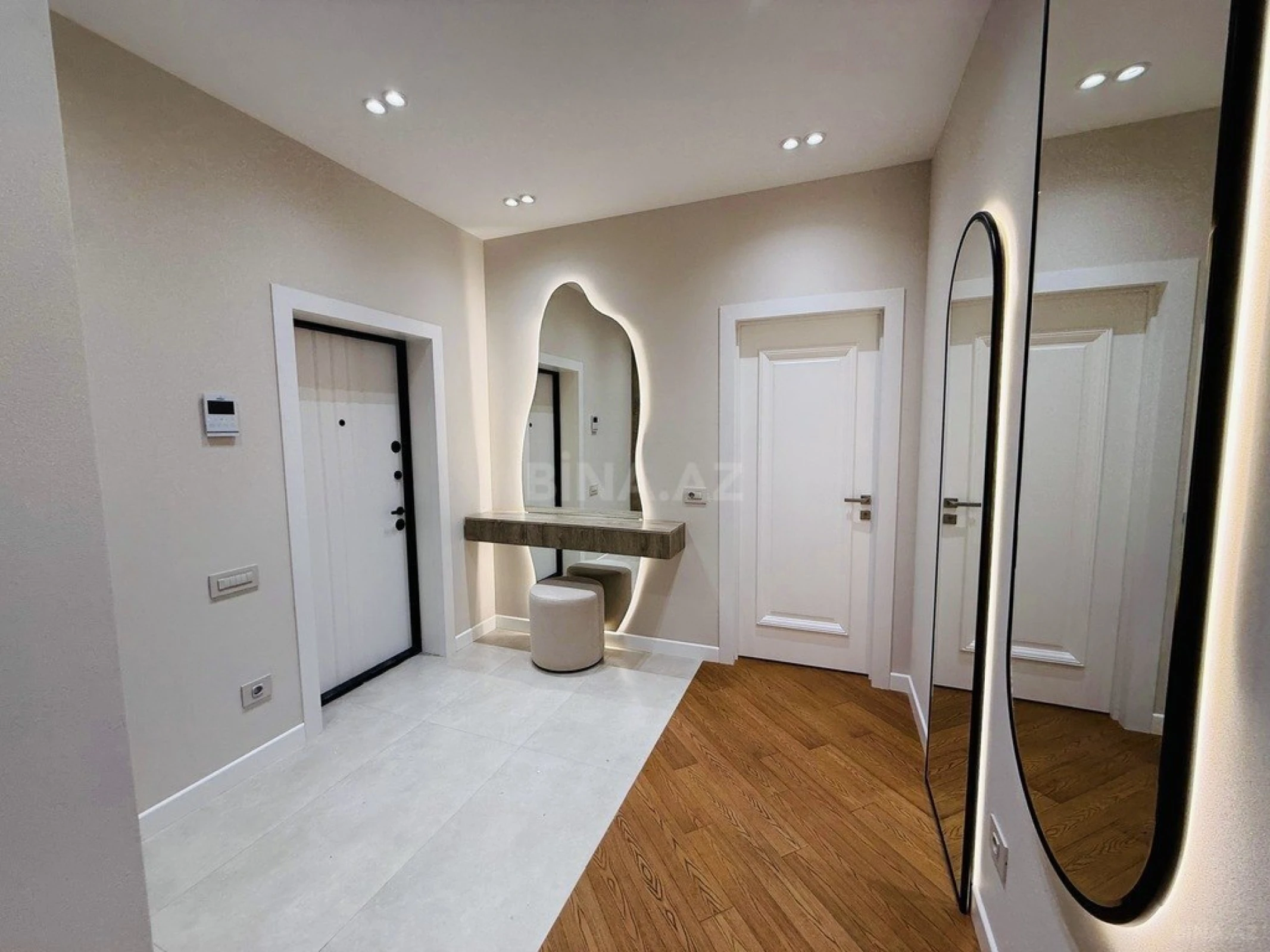 Kirayə verilir 3 otaqlı mənzil 140 m²