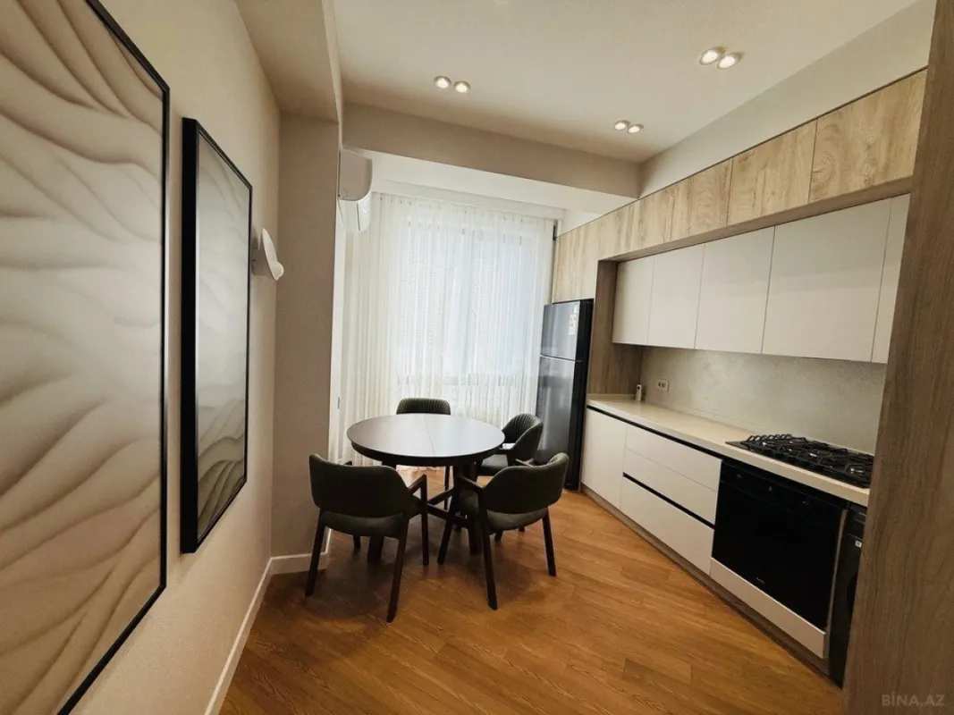 Kirayə verilir 3 otaqlı mənzil 140 m²