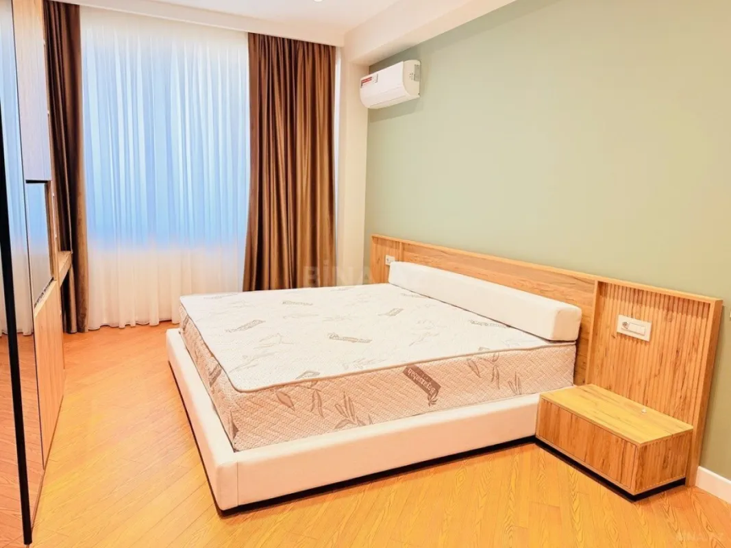 Kirayə verilir 3 otaqlı mənzil 140 m²