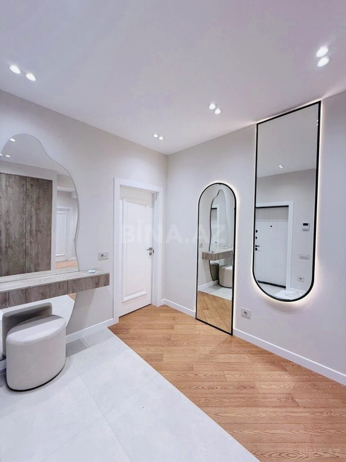 Kirayə verilir 3 otaqlı mənzil 140 m²