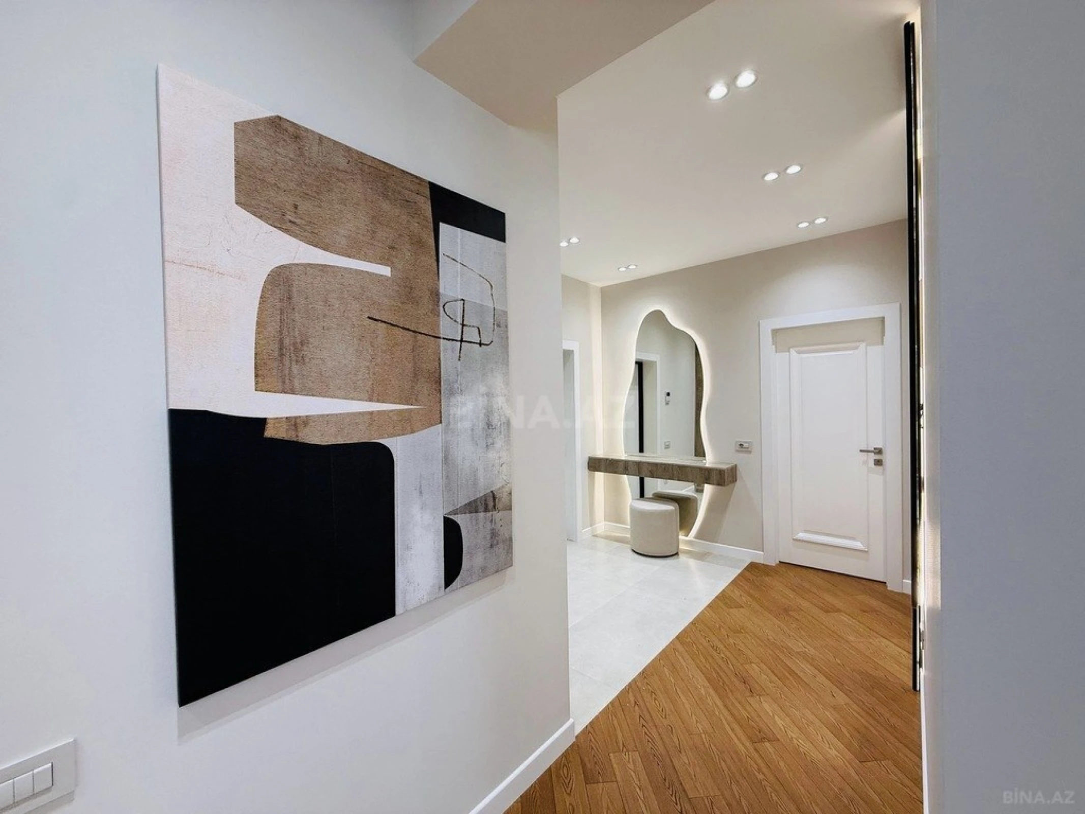 Kirayə verilir 3 otaqlı mənzil 140 m²